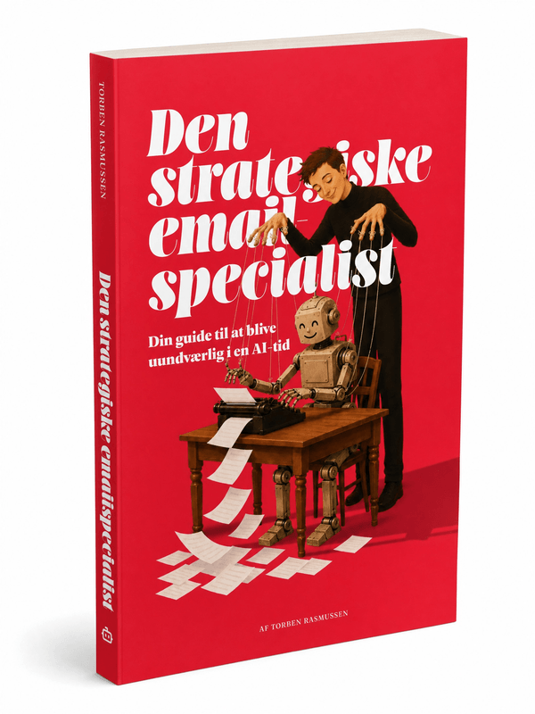 Bogen Den strategiske emailspecialist, set i perspektiv. Rødt omslag med en marionetfører, der styrer en robot ved en skrivemaskine.